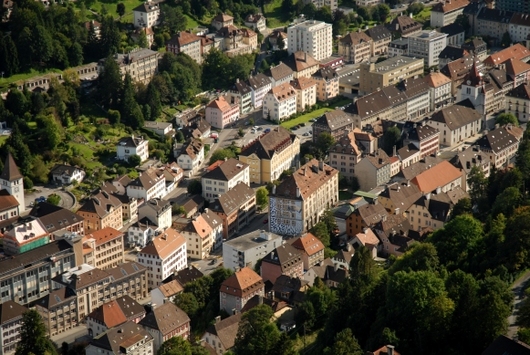Vue aérienne du Locle (© Villes de La Chaux-de-Fonds et du Locle, A. Henchoz)